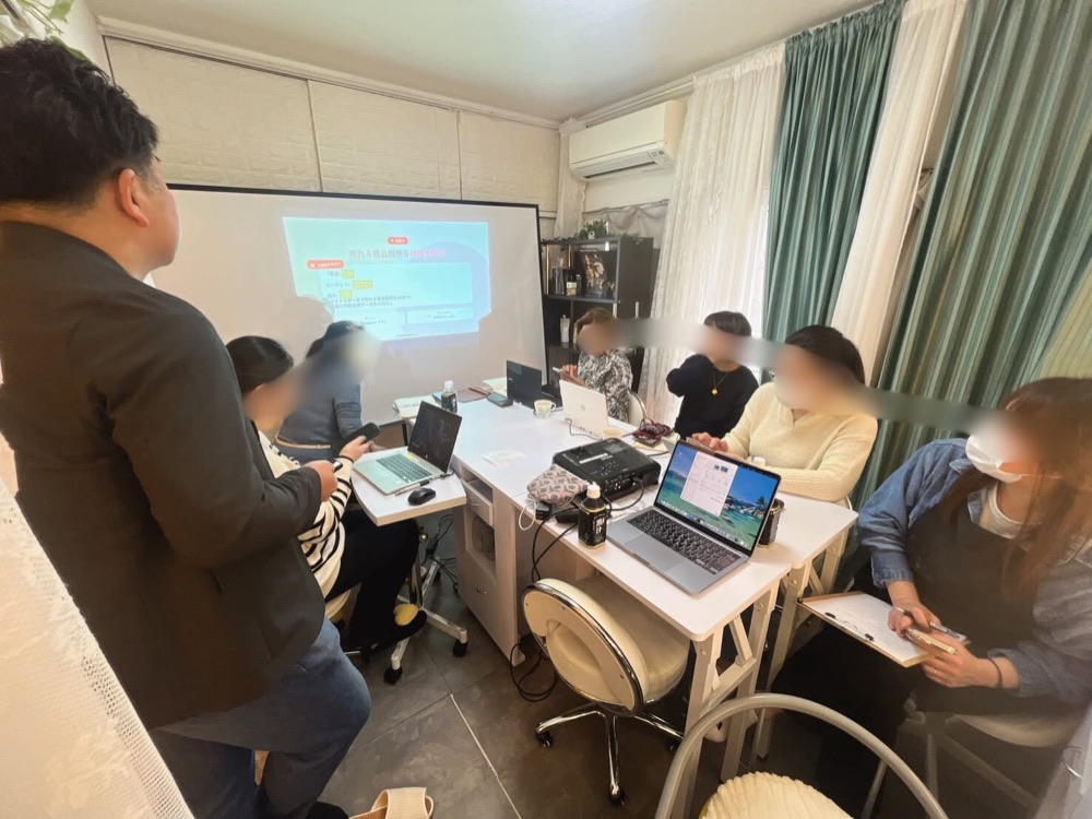 AI＆CANVA活用セミナーの様子